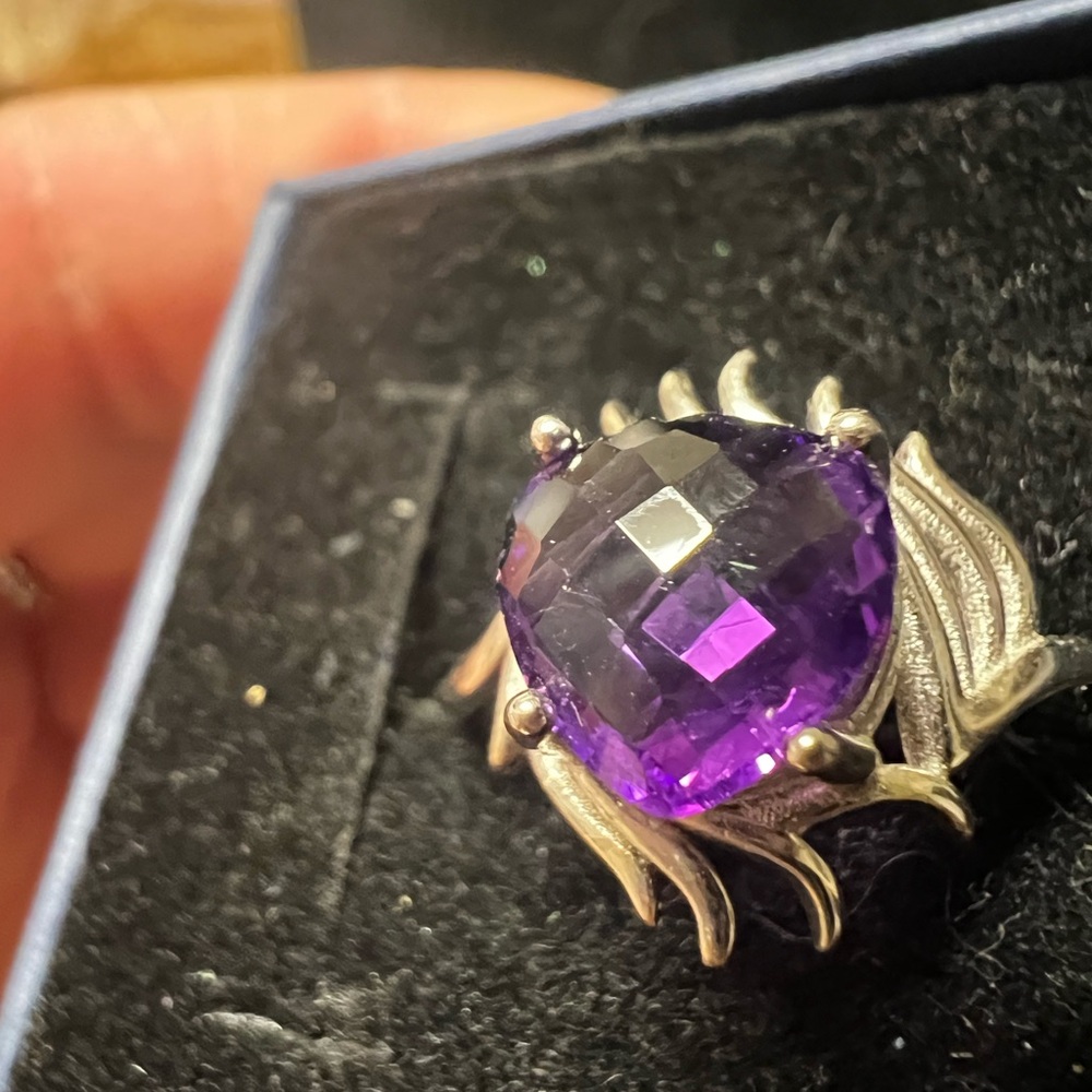 Elegant Dark Purple Amethyst Gemstone Ring heart shaped faceted cut